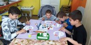 В Дневном центре прошел мастер класс по изготовлению открытки ко Дню семьи
